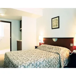 3 jours avec dîner, espace thermal et jetons de casino près de Clermont-Ferrand - Coffret Cadeau Séjour