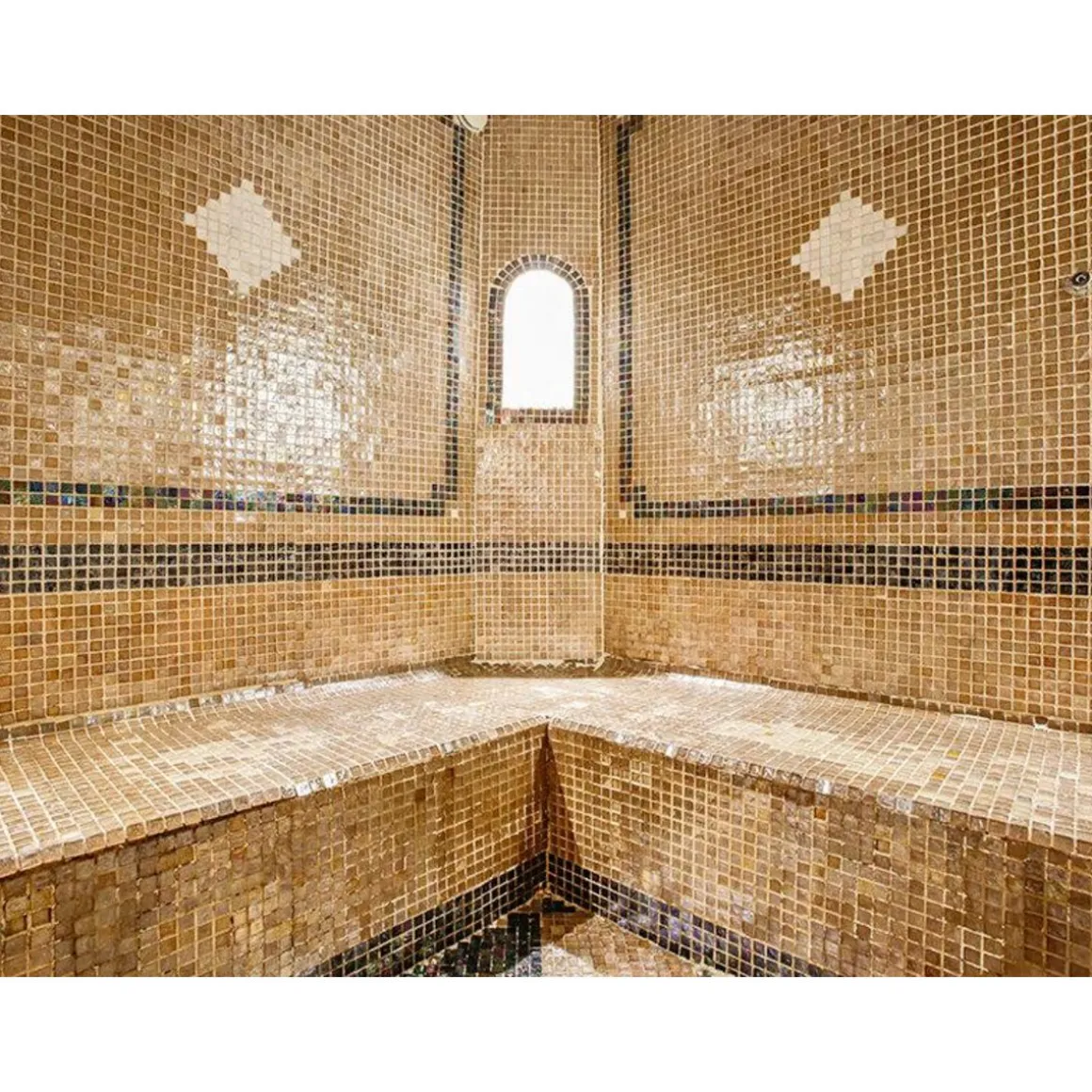 2 jours enchantés en hôtel de charme 4* à Arles avec accès privatif au hammam - Coffret Cadeau Séjour