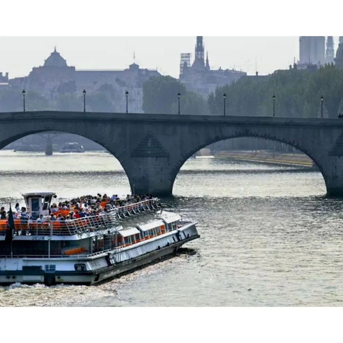 À la découverte de Paris : déjeuner croisière sur la Seine pour 1 adulte - Coffret Cadeau Gastronomie