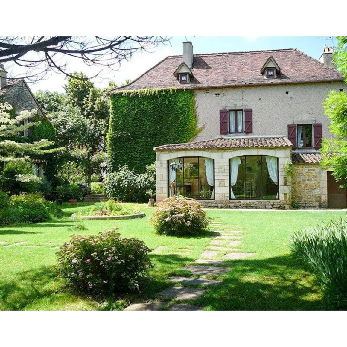 Atelier d'initiation à l'œnologie de 2h avec 2 bouteilles de vin, carnet en liège et kit dégustation - Coffret Cadeau Gastronomie