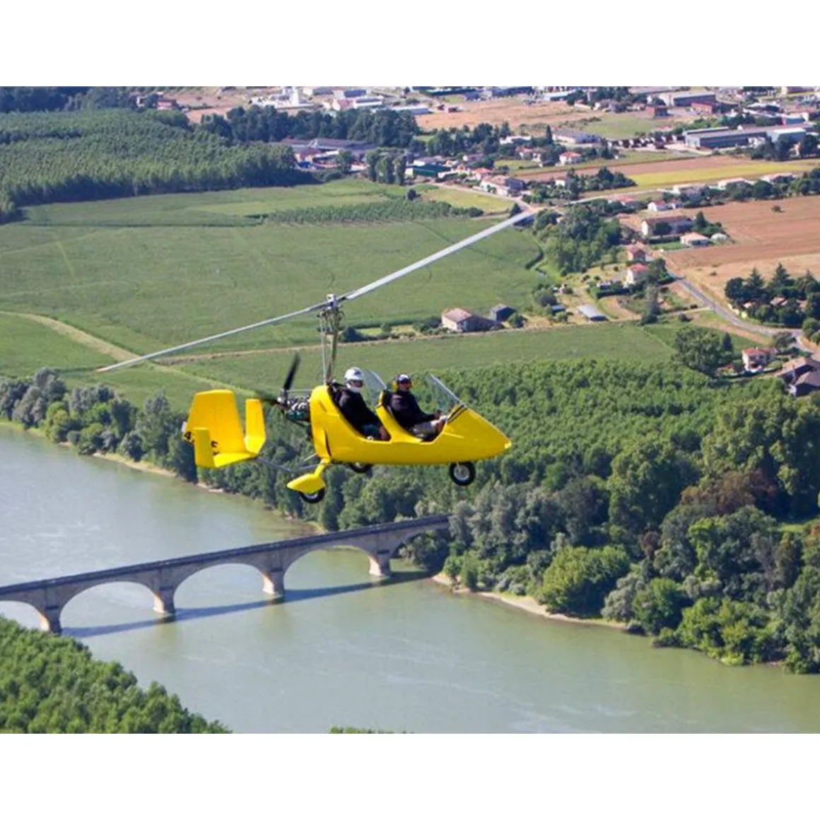Balade aérienne près de Bordeaux : 45 min de vol en ULM autogire au-dessus de la Garonne - Coffret Cadeau Sport & Aventure