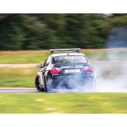 Baptême de 2 tours de drift en passager d'une BMW M3 avec pilote professionnel - Coffret Cadeau Sport & Aventure