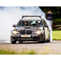 Baptême de 2 tours de drift en passager d'une BMW M3 avec pilote professionnel - Coffret Cadeau Sport & Aventure