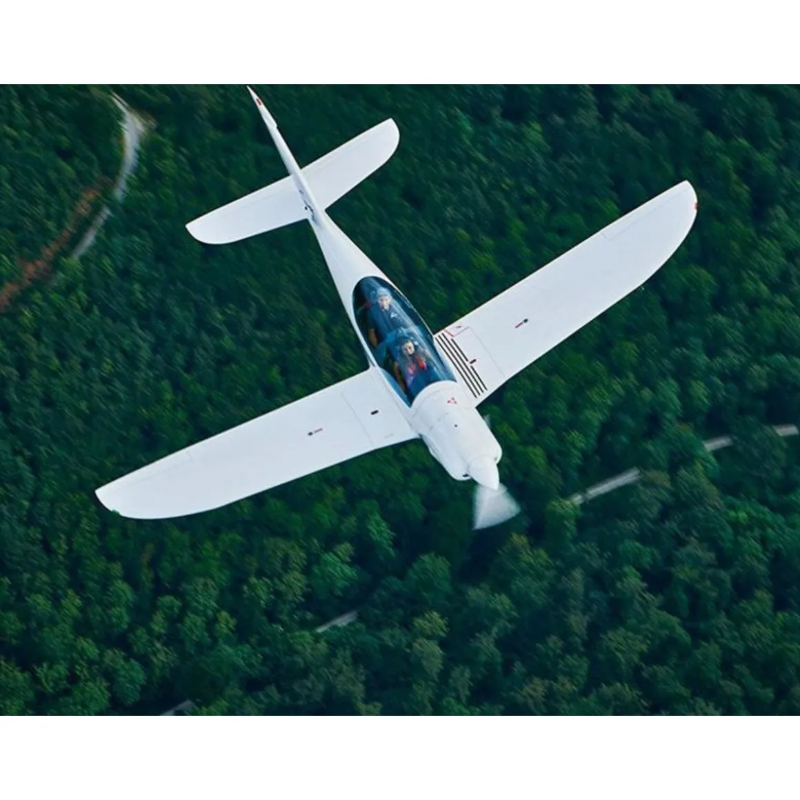 Baptême de l'air en Shark UL au-dessus des falaises d'Étretat avec vidéo souvenir du vol - Coffret Cadeau Sport & Aventure