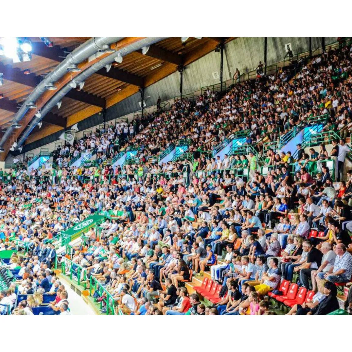 Billet en tribune pour un match au choix du Limoges CSP pour 2 personnes - Coffret Cadeau Multi-thèmes