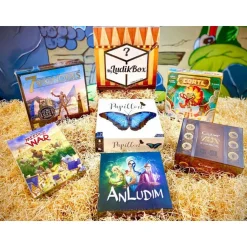 Box surprise de jeux de société à thème pour s'amuser à plusieurs - Coffret Cadeau Sport & Aventure