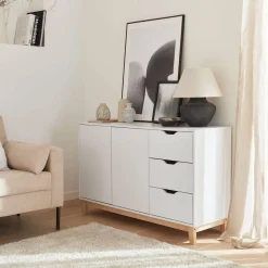 Buffet de rangement blanc. pieds bois - Floki - avec 3 tiroirs. buffet 2 portes. buffet bas. 120x40x75 cm