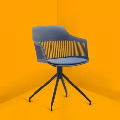 Chaise design avec accoudoirs bleu foncé ANAIS