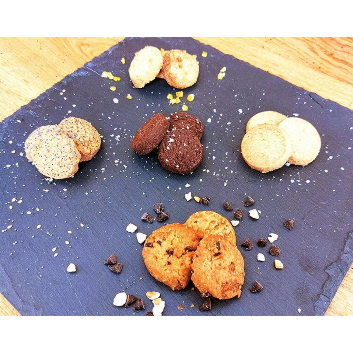 Coffret gourmand avec déclinaison de sablés à recevoir à la maison - Coffret Cadeau Gastronomie