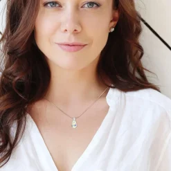 Collier par SC Crystal orné d'un Cristal scintillant