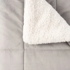 Couvre lit matelassé double face velours/sherpa BIEN CHEZ SOI