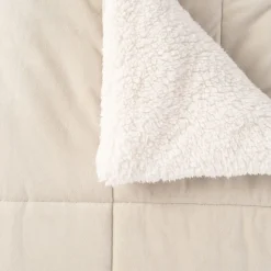 Couvre lit matelassé double face velours/sherpa BIEN CHEZ SOI