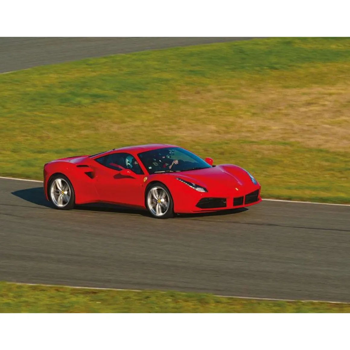 Défi pilotage : jusqu'à 5 tours à sensations sur le circuit de Magny-Cours - Coffret Cadeau Sport & Aventure