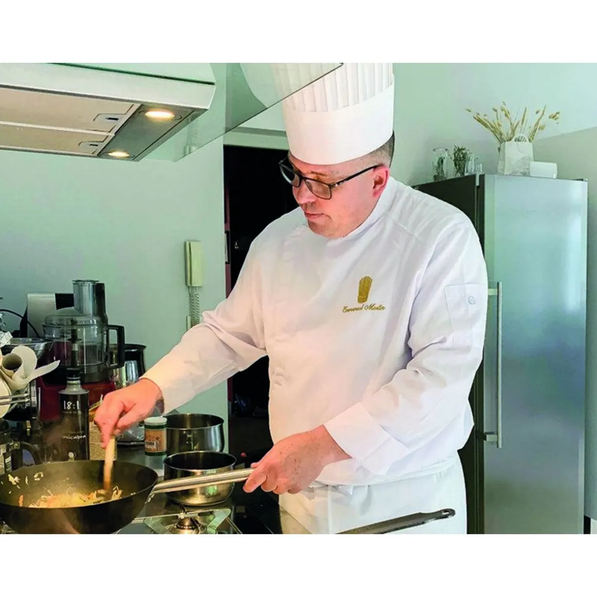 Expérience gastronomique à domicile avec menu pour 2 cuisiné et servi à table par un chef - Coffret Cadeau Gastronomie