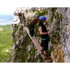 3h de parcours sur la via ferrata pour 2 personnes face près de Chambéry - Coffret Cadeau Sport & Aventure