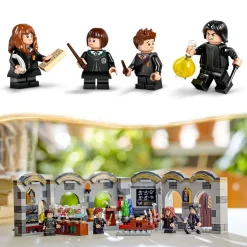Harry Potter 76431 - Le château de Poudlard : le Cours de Potions - Salle de Classe à Construire - Jouet de Sorcier pour Enfants - Cadeau Magique Pour les Enfants dès 8 Ans