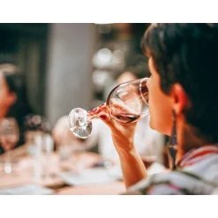 Initiation à l'œnologie et dégustation à domicile pour 6 personnes - Coffret Cadeau Gastronomie