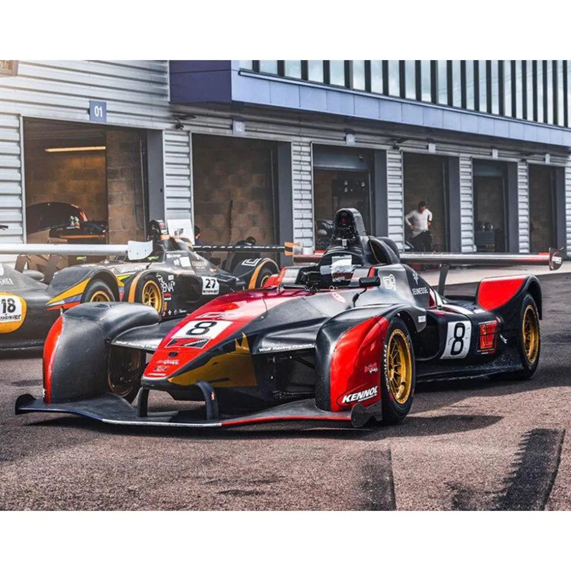 Journée F1 : 2 sessions de pilotage en Wolf Thunder avec simulateur, visite et repas près d'Alès - Coffret Cadeau Sport & Aventure