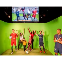 Journée fascinante au musée Grévin de Paris pour 2 adultes et 1 enfant - Coffret Cadeau Multi-thèmes