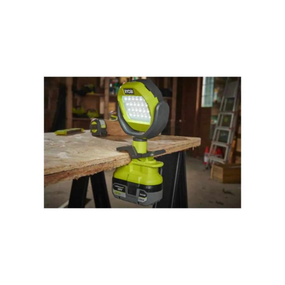 Lampe sur pince RYOBI RLCL18-0 - 18V One+ - 1000 lumens - sans batterie ni chargeur