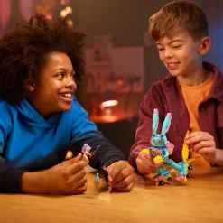 LEGO DREAMZzz 71453 Izzie et Bunchu le Lapin, Jouet avec Figurines de la Série TV