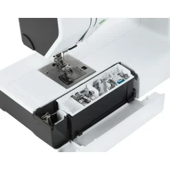 Machine à coudre et à broder Bernette B79