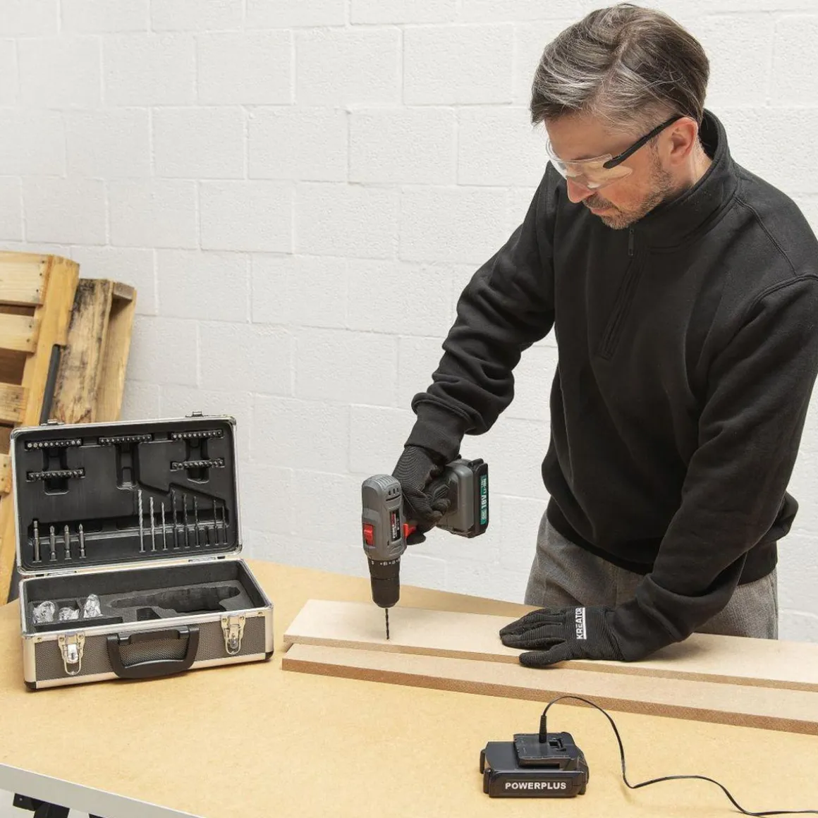 Malette perceuse 18v lithium 153 accessoires