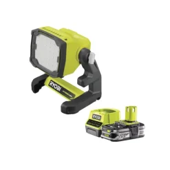 Pack RYOBI Projecteur LED 18V One+ 1800 lumens RLFD18-0 - 1 Batterie 2.5Ah - 1 Chargeur rapide RC18
