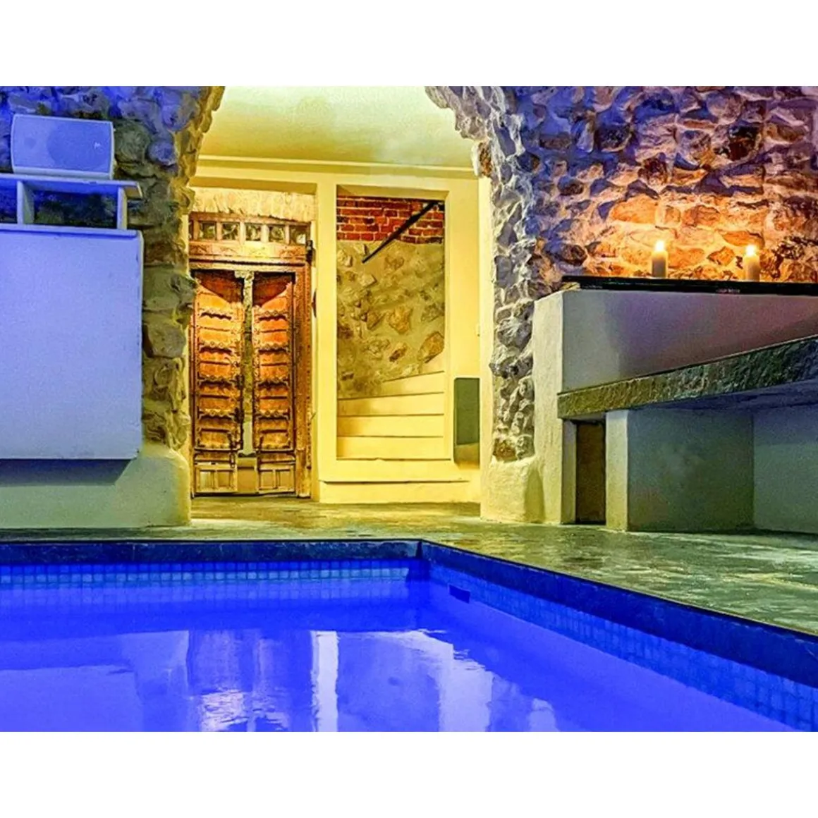 Parenthèse bien-être : accès d'1h30 à l'espace détente avec massage et gommage près de Paris - Coffret Cadeau Bien-être