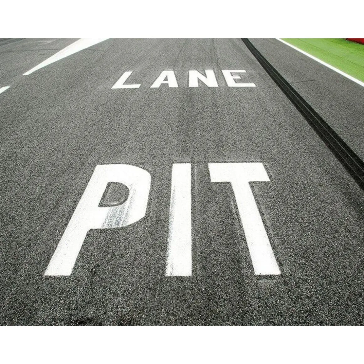 Passion pilotage : conduite sur circuit au volant d'une Lamborghini - Coffret Cadeau Sport & Aventure