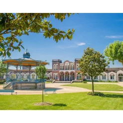 Pause bien-être de 3h dans un spa thermal avec espace thermoludique et 3 soins près de Dax - Coffret Cadeau Bien-être