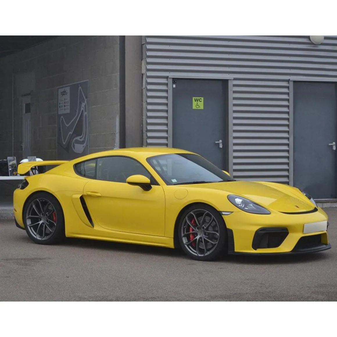 Pilotage d'une Porsche GTA 4 Clubsport pendant 2 tours sur le circuit de Bresse - Coffret Cadeau Sport & Aventure