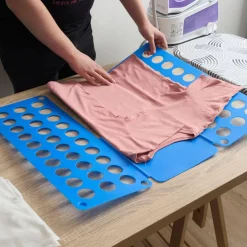 PLANCHE à plier le linge