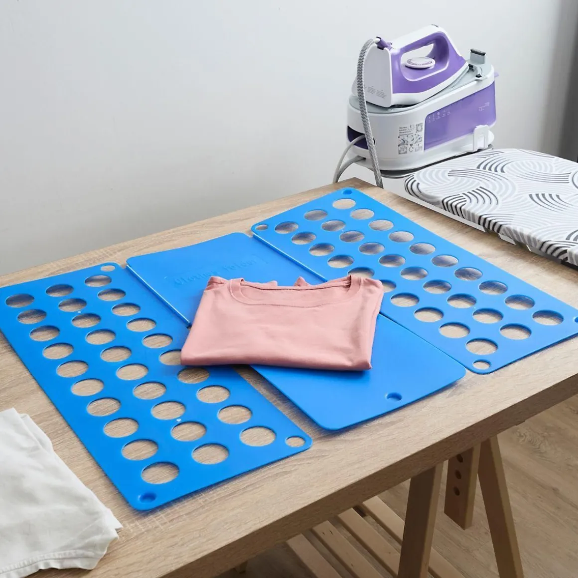 PLANCHE à plier le linge