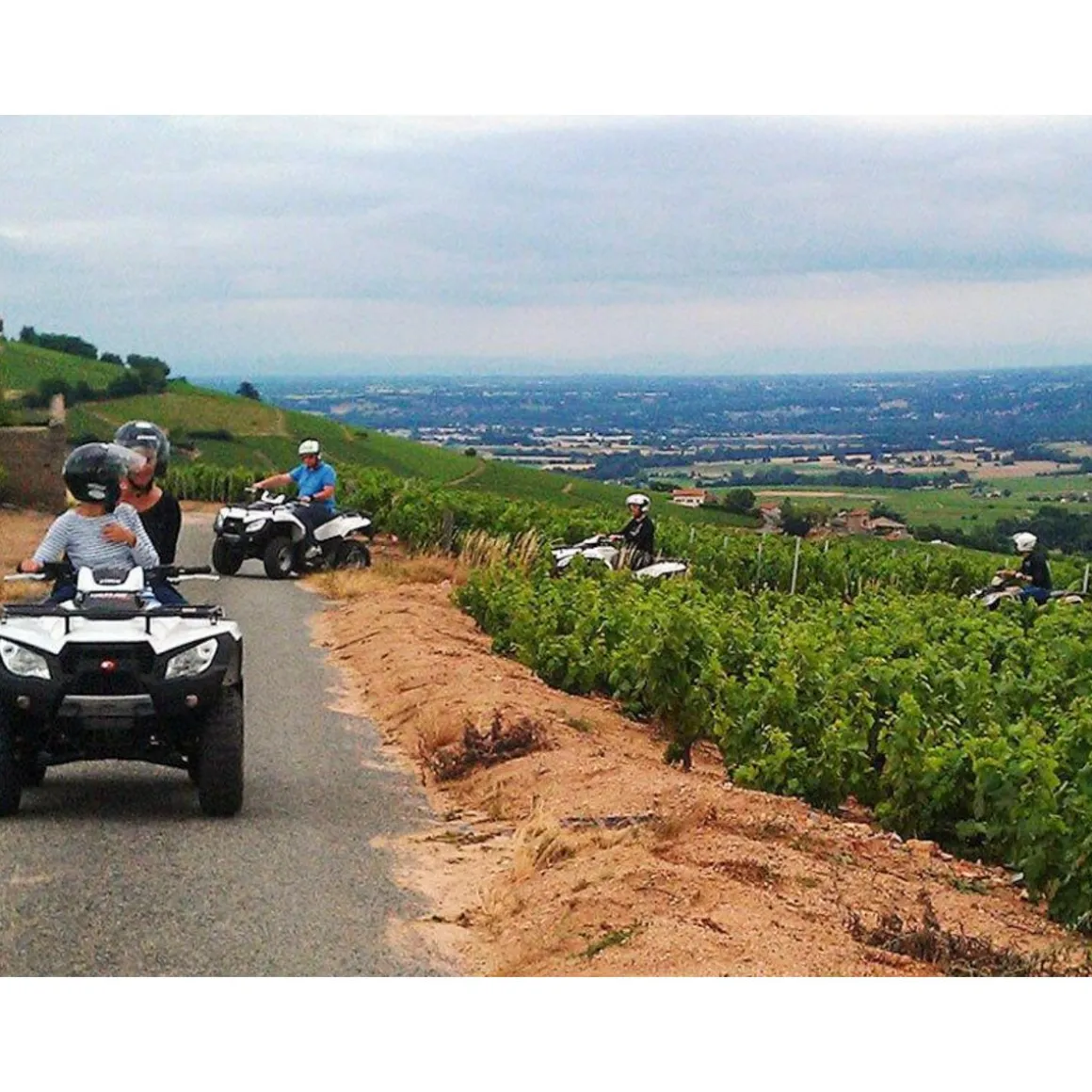 Randonnée en quad en famille de 2h pour 2 adultes et 1 enfant près de Limoges - Coffret Cadeau Sport & Aventure