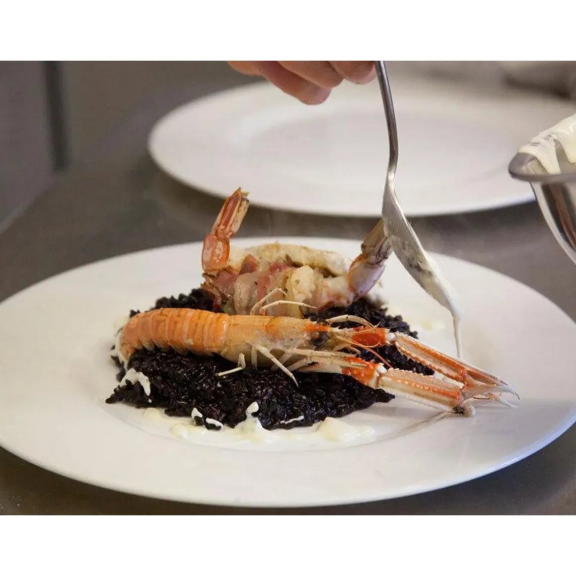 Repas gastronomique 4 plats pour 2 personnes au sein d'un établissement réputé en France ou en Europe - Coffret Cadeau Gastronomie