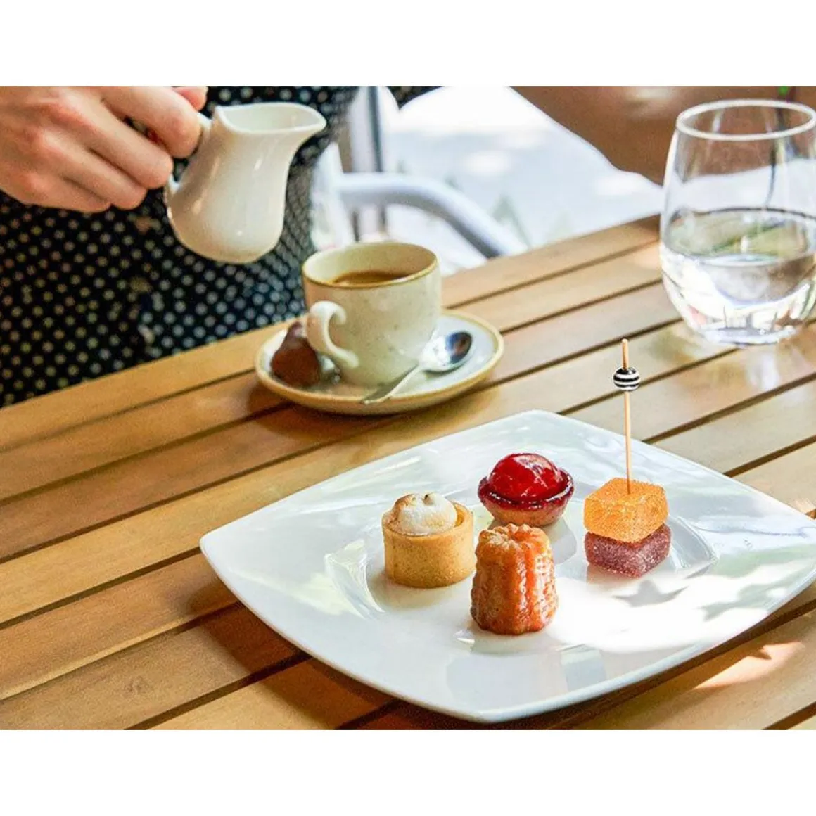 Repas gastronomique Menu 3 Plats sur les Grands Boulevards à Paris - Coffret Cadeau Gastronomie