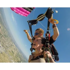 Saut en parachute tandem pour 2 personnes - Coffret Cadeau Sport & Aventure