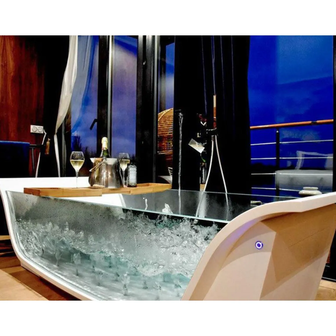 Séjour insolite de 2 jours en suite flottante de luxe avec bain bouillonnant près de Paris - Coffret Cadeau Séjour