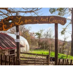 Séjour insolite en famille : 3 jours en roulotte Luxe avec accès au parc animalier près de Lyon - Coffret Cadeau Séjour