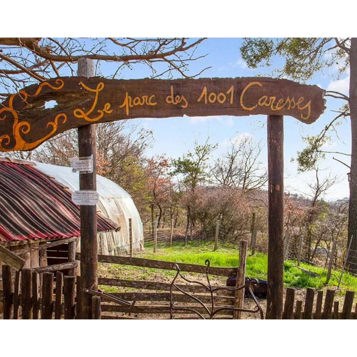 Séjour insolite en famille : 3 jours en roulotte Luxe avec accès au parc animalier près de Lyon - Coffret Cadeau Séjour