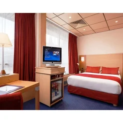 Séjour pour 2 adultes et 2 enfants près de Paris avec journée à Aquaboulevard - Coffret Cadeau Séjour