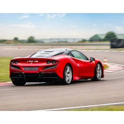 Stage de pilotage : 5 tours sur le circuit du Luc en Ferrari F8 Tributo - Coffret Cadeau Sport & Aventure