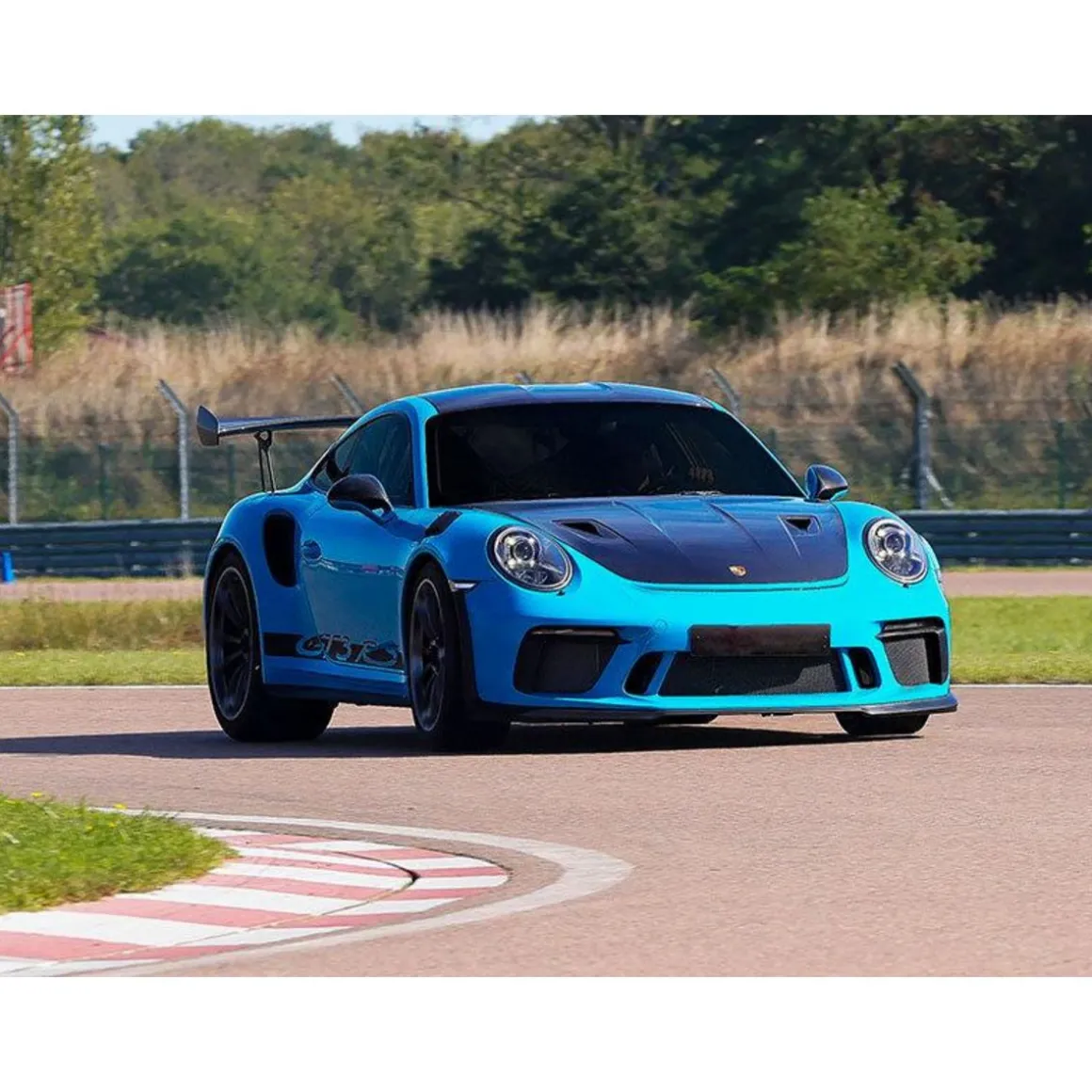 Stage de pilotage : 2 tours sur le circuit de Saint-Laurent-de-Mure en Porsche 991 GT3 RS - Coffret Cadeau Sport & Aventure