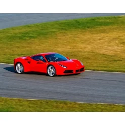 Stage de pilotage : 3 tours sur le circuit de Magny-Cours en Ferrari 488 - Coffret Cadeau Sport & Aventure