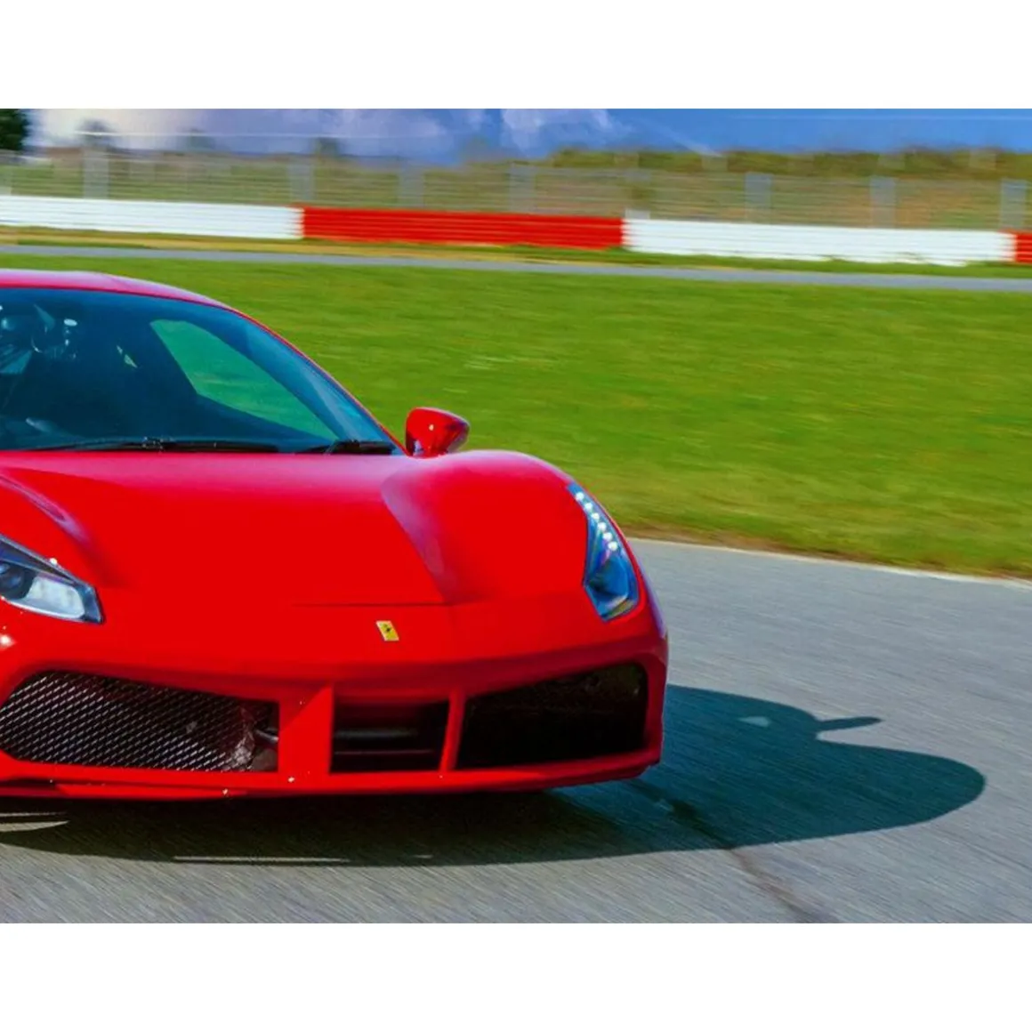 Stage de pilotage : 3 tours sur le circuit de Magny-Cours en Ferrari 488 - Coffret Cadeau Sport & Aventure