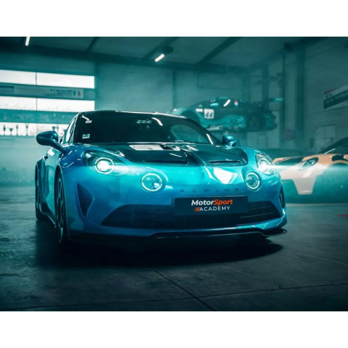 Stage de pilotage : 2 tours sur le circuit de Fontenay en Alpine A110 R - Coffret Cadeau Sport & Aventure