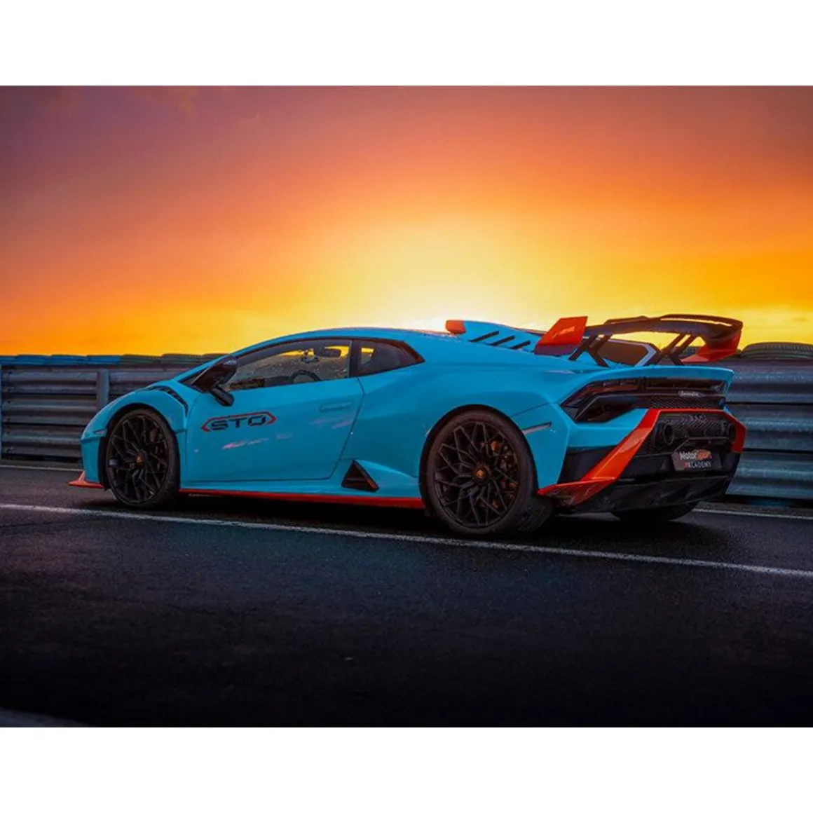 Stage de pilotage : 2 tours sur le circuit de Fontenay en Lamborghini Huracán STO - Coffret Cadeau Sport & Aventure