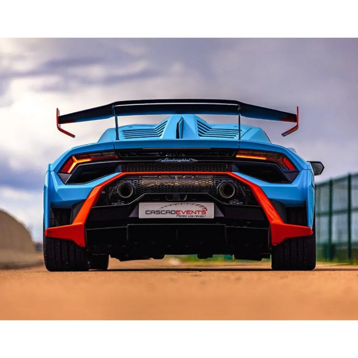 Stage de pilotage : 2 tours sur le circuit de Fontenay en Lamborghini Huracán STO - Coffret Cadeau Sport & Aventure