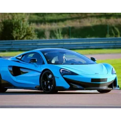 Stage de pilotage : 5 tours sur le circuit de La Ferté-Gaucher en McLaren 600LT - Coffret Cadeau Sport & Aventure